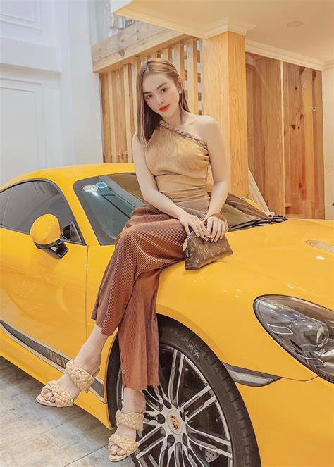 Hot girl 9X bán quần áo tại TP HCM chốt McLaren 720S Spider triệu đô chỉ sau 30 phút ghép cặp