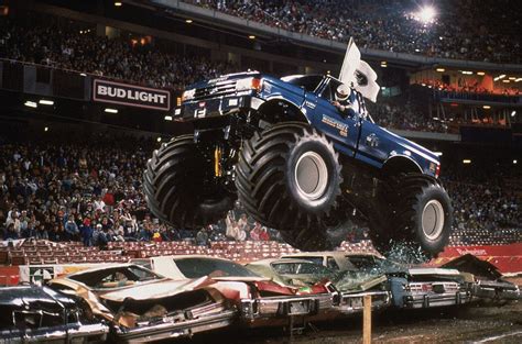 Anaheim 1989 Bigfoot Flies Over Cars During The Monster Truck Rally