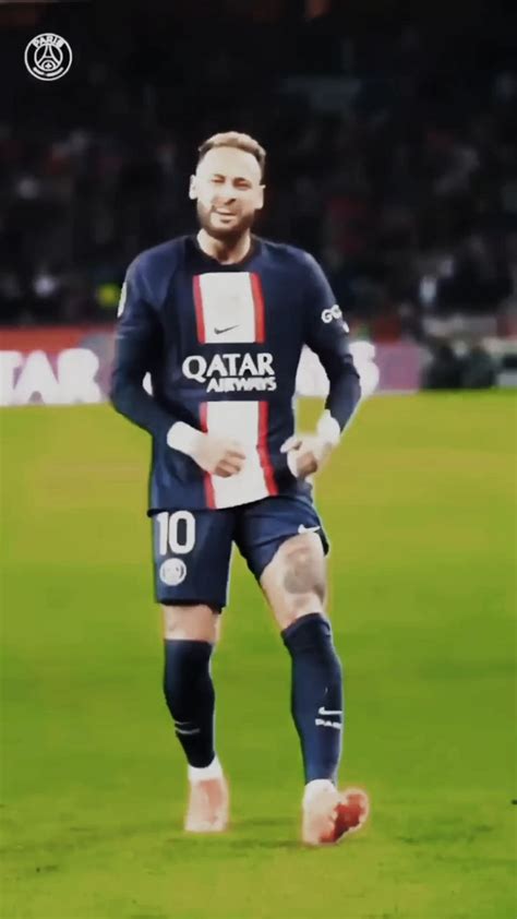 Neymar is dancing Brazilian !!! 🇧🇷😂😱🕺🏻#football [Video] | Neymar ...