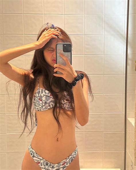 FOTO Kian Daring Tayang Badan Lisa BP Tampil Seksi Dengan Pelbagai