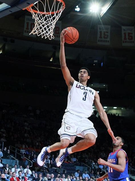 UConn Huskies Basketball - Huskies News, Scores, Stats, Rumors & More | ESPN | Uconn huskies ...