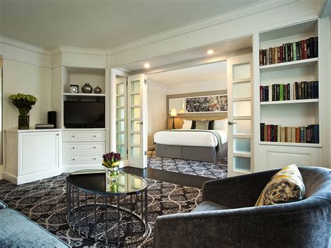 11 Best Pet-Friendly NYC Hotels | Places to Stay with Pets in NYC