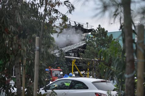 Aparatoso Incendio En Ence Pontevedra Sin Da Os Personales