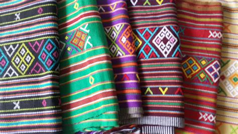 Selendang Tenun Timor Motif Buna Tenun Timor Inspirasi Busana Anda