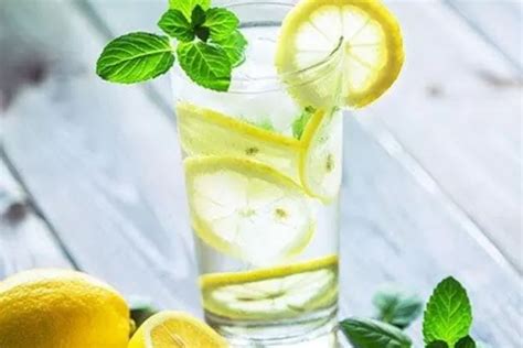 Manfaat Minum Air Lemon Setiap Hari Bagi Kesehatan Salah Satunya