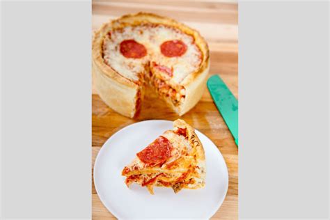 ULTIMATE PEPPERONI PIZZA CAKE - Baking Beauty