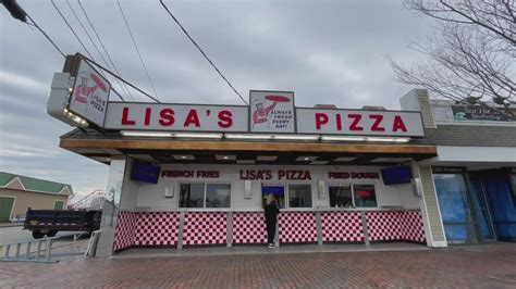 Old Orchard Beach Staple Lisa S Pizza Is Back Open For The Season