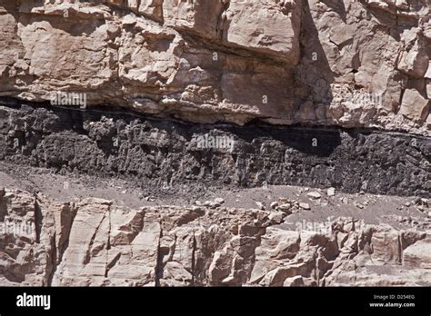 Exposed Bituminous Coal Seams In Utah America Bituminous Coal Dense