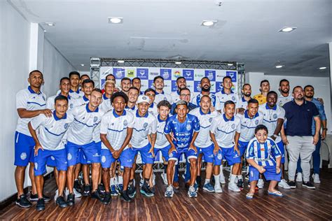 27 jogadores São Raimundo AM apresenta oficialmente o elenco para