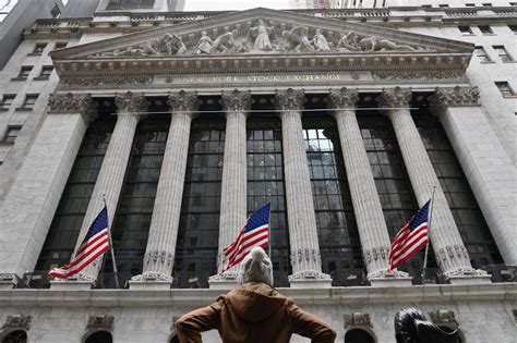 Wall Street termina dispar con el Dow Jones en nuevo récord