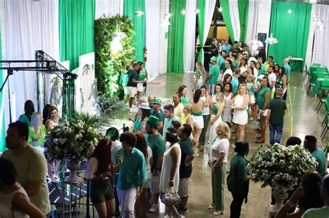 Carnaval 2024 Caldense mantém a tradição do Baile Verde e Branco