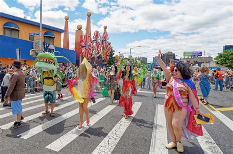 The Mermaid Parade — Coney Island Usa