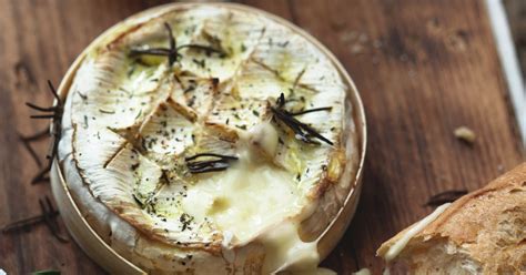 Recette Camembert Au Four Au Thym Facile Et Rapide Marie Claire