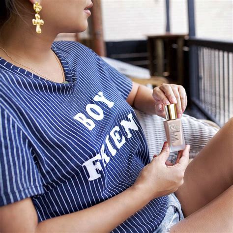 Estée Lauder Double Wear Nude Water Fresh Foundation Helen Chik