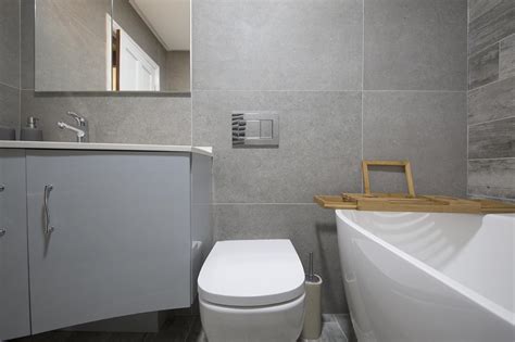 Grey Wood Effect Bathroom Tiles – Semis Online