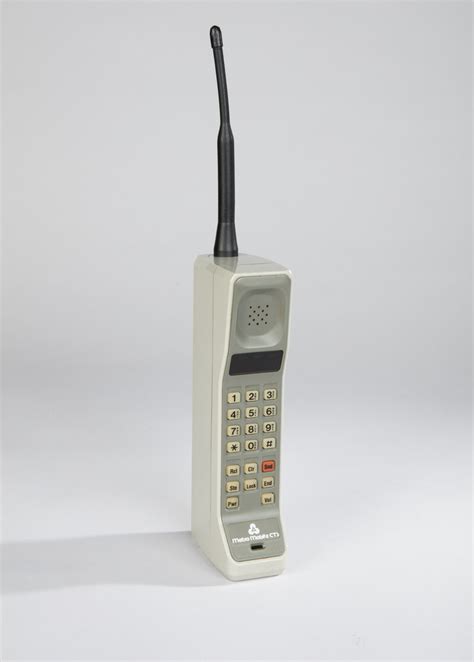 First Cell Phone Invented By Martin Cooper