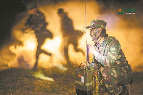 夜幕下，長劍悄然出鞘 ——火箭軍某旅發射四營夜間綜合訓練影像 軍事 中國網