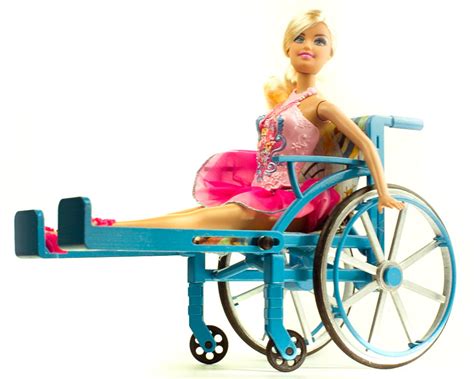 Artist Creates Wheelchair for Barbie Dolls After Mattel Discontinued ...