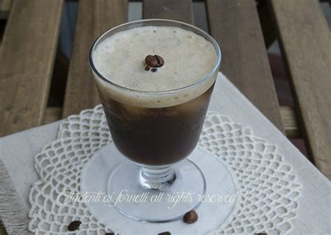 CAFFÈ SHAKERATO FREDDO La Ricetta per farlo in CASA in 5 minuti