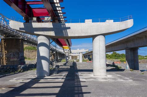 New Bridge over the Rivière des Galets Demathieu Bard Groupe