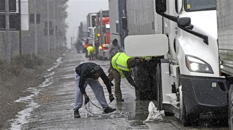 Sierra Nevada storm expected to drop up to 10 feet of snow : NPR