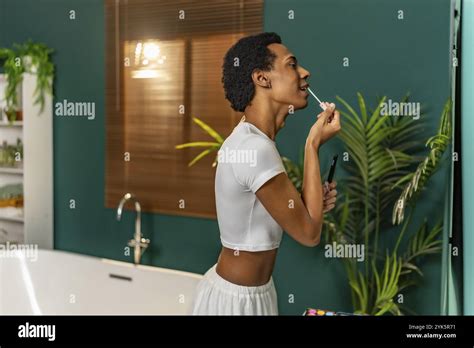 Homme gay jeune Banque de photographies et dimages à haute résolution Alamy