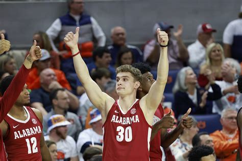 Former Bama Basketball Player Gives Back to Hometown