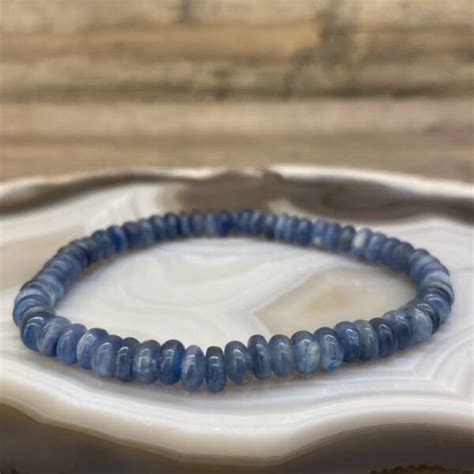 Bracelet En Cyanite Lesmineraux Fr