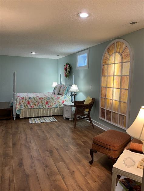 Cozy Shabby Chic Efficiency Near Pardee Hospital Furnished Finder