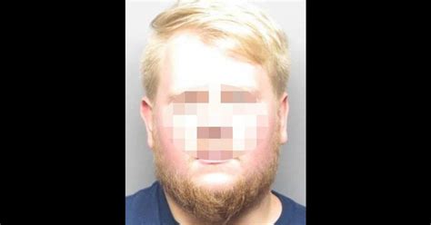 Deutscher Lehrer lernt 14 Jährige im Internet kennen und hat Sex mit ihr