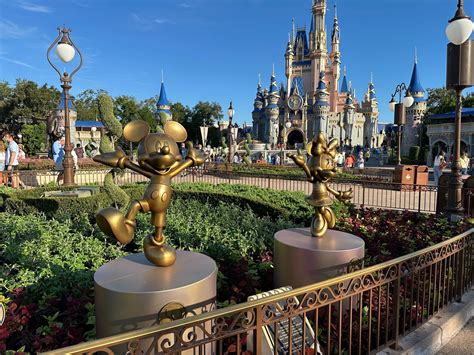 What Time Can You Park Hop at Disney World?