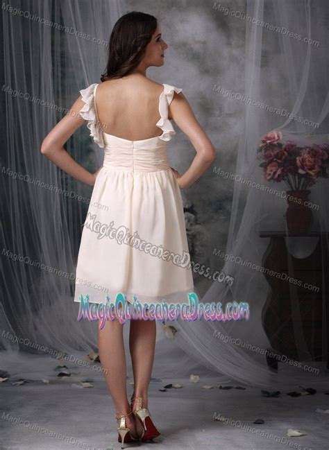 New Knee Length Off White Damas Dresses For Quince With Flounced Straps