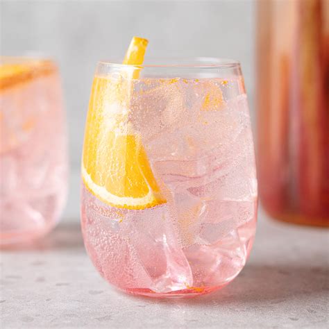 Rhubarb gin | easyFood