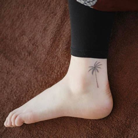 Palm Tree Tattoo On The Ankle Tatuajes De Palmeras Tatuajes Simples