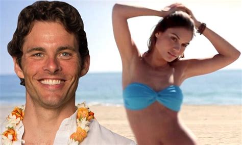 9 Hot Sexy Lisa Linde Bikini Pics