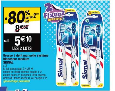 Promo Brosse à Dent Manuelle Système Blancheur Medium Signal chez Cora