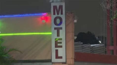 Homem é preso depois de agredir namorada até a morte em motel