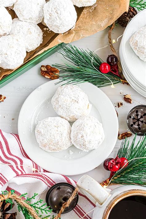 Russian Tea Cakes Holiday Cookie Recipe