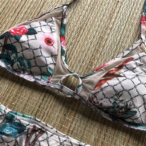 Biquíni Hot Pants Detalhes Tule Floral Branco Dondoca Moda Feminina Dondoca Moda Feminina