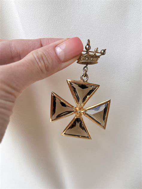 Винтажная брошь «Мальтийский крест» от Accessocraft