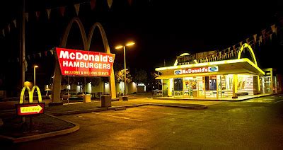 Mcdonald's Arcos Dourados - Sobrelogos: Os arcos dourados do McDonald's