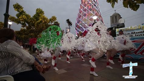 Se Iluminaron Los Rboles De Navidad En Guayaquil