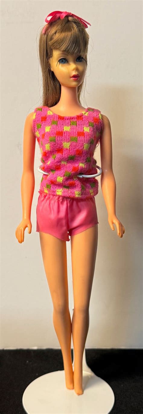 1160 Vintage TNT Barbie Brunette In Original Swimsuit Doll Peddlar