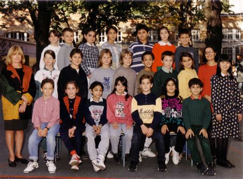 Photo De Classe Cm2 De 1994 Ecole Primaire Rue De La Plaine Copains