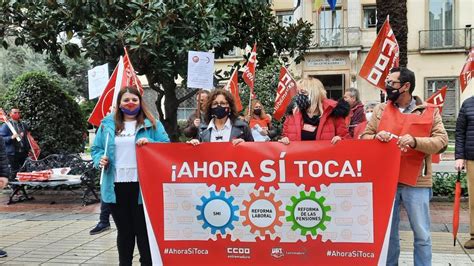 Ccoo Y Ugt Se Concentran En Badajoz Porque Ahora S Toca Subir El Smi