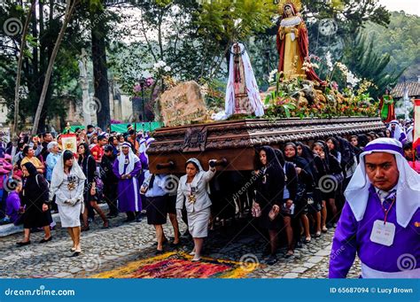 Procesi N Del Viernes Santo Antigua Guatemala Imagen De Archivo