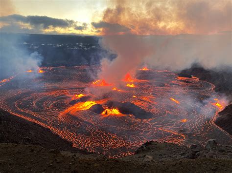 Der Kilauea Ist Wieder Erwacht Nach Drei Monaten Pause Speit Der