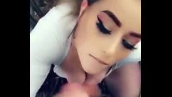 Infidelidad en público con una colegiala traviesa saltándose clases Amelia Skye XVIDEOS