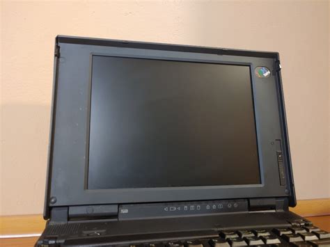 Ibm Thinkpad Cd Stary Laptop Unikat Retro Rzesz W Licytacja Na