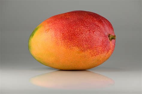 File:Mango - single.jpg - Wikimedia Commons